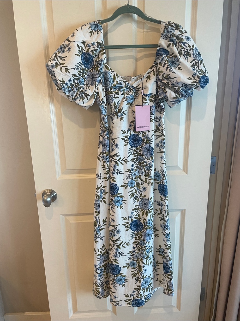 Avec Les Filles NWT White Linen Puff Sleeve Dress; Blue and Green Floral Print